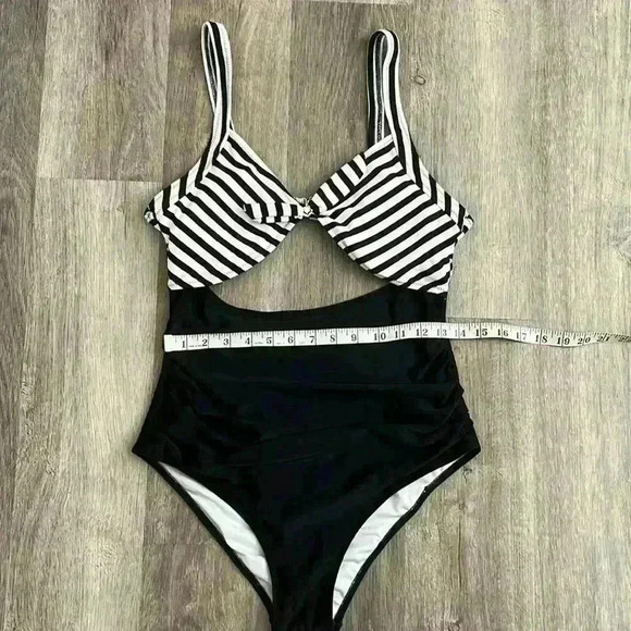 Cupshe Black and White Ruched One Piece Swimsuit - Picture 8 of 10